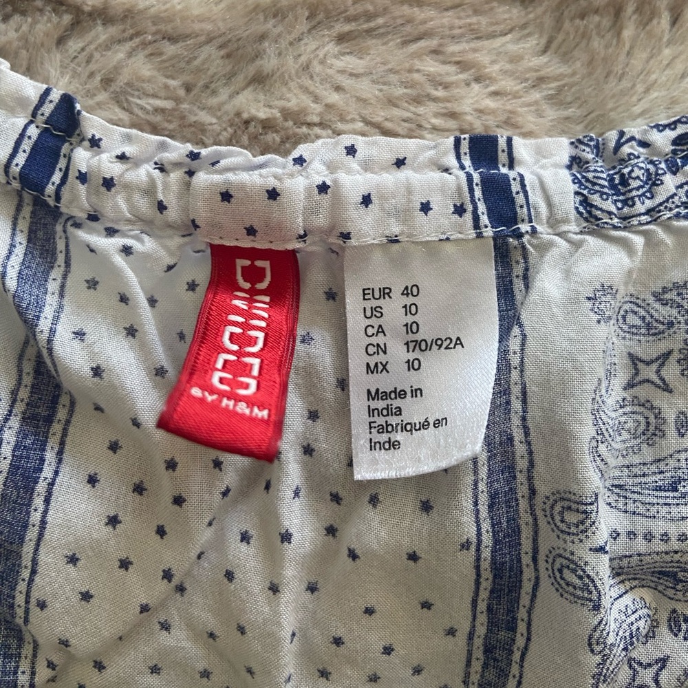 H&M Blue and White Paisley Patterned Blouse - Picture 5 of 6
